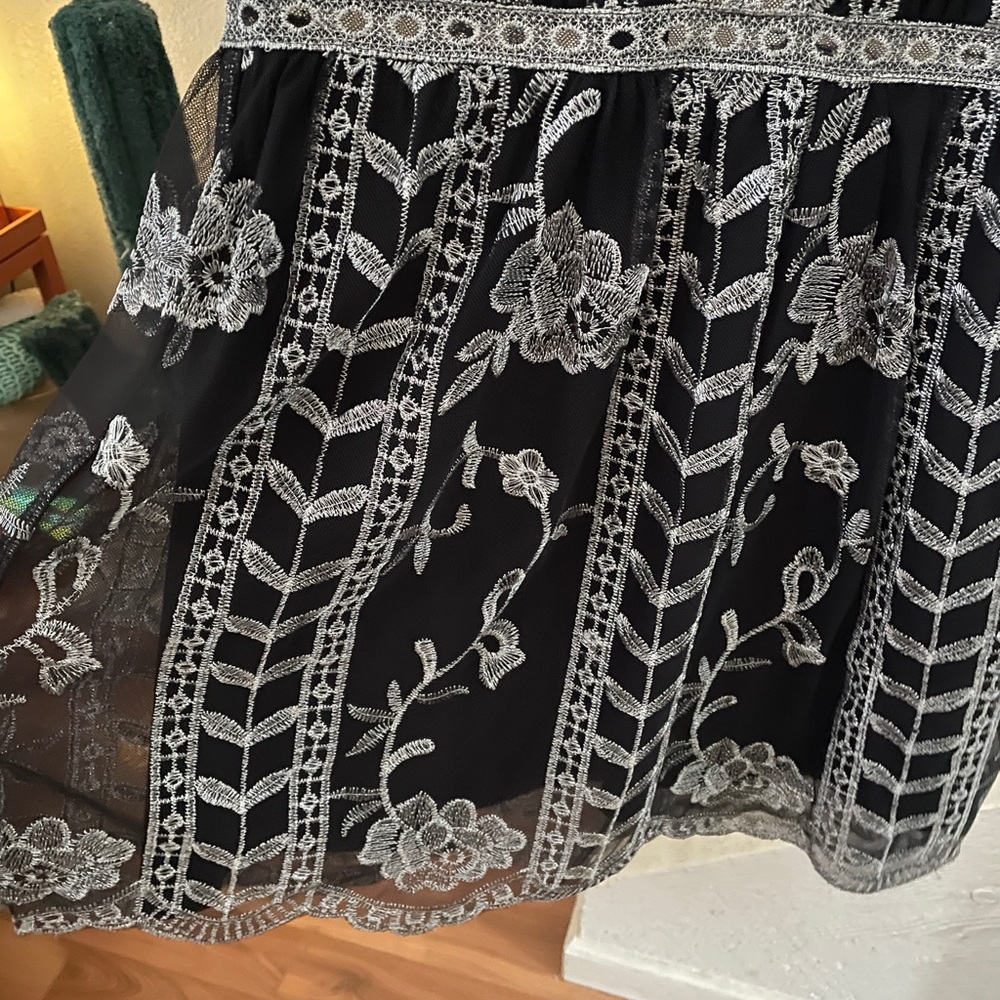 Socialite lace dress - Picture 5 of 11